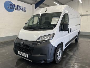 Peugeot Boxer 2.2 BlueHDi 435 Professional Panel Van 5dr Diesel Manual L3 H2 E