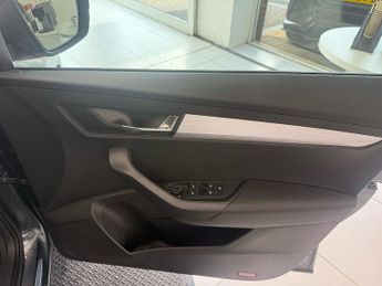 Skoda Karoq 2.0 TDI SE SUV 5dr Diesel DSG 4WD Euro 6 (s/s) (150 ps)