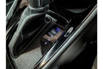 Toyota Yaris VVT-h Design