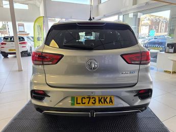 MG MG ZS 72.6kWh Trophy Connect Long Range SUV 5dr Electric Auto (156 ps)