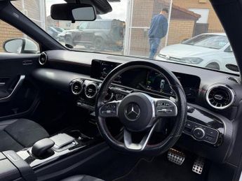 Mercedes-Benz A Class 1.3 A250e 15.6kWh AMG Line 8G-DCT Euro 6 (s/s) 4dr