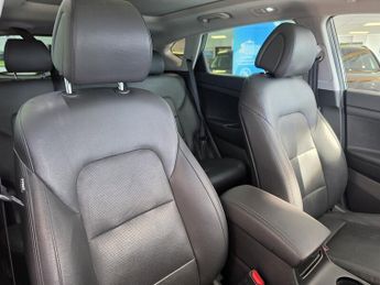 Hyundai TUCSON 1.7 CRDi Blue Drive Premium SE SUV 5dr Diesel DCT Euro 6 (s/s) (