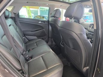 Hyundai TUCSON 1.7 CRDi Blue Drive Premium SE SUV 5dr Diesel DCT Euro 6 (s/s) (