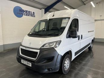 Peugeot Boxer 2.2 BlueHDi 335 Professional Premium + Panel Van 5dr Diesel Manu