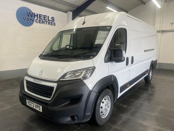 Peugeot Boxer 2.2 BlueHDi 435 Professional Premium + Panel Van 5dr Diesel Manu