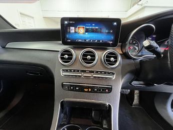 Mercedes-Benz GLC GLC220d AMG Line