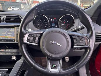 Jaguar F-PACE D180 R-Sport