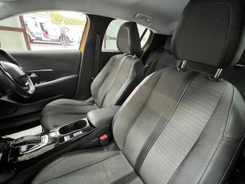 Peugeot 208 PureTech Allure