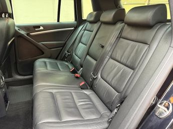 Volkswagen Tiguan 2.0 TDI BlueMotion Tech R-Line Edition SUV 5dr Diesel DSG 4WD Eu