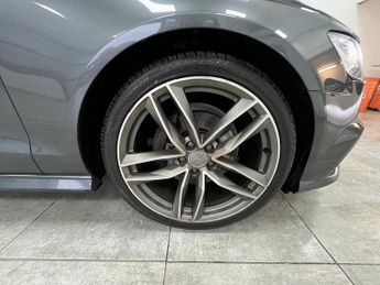 Audi A6 Saloon TDI ultra Black Edition