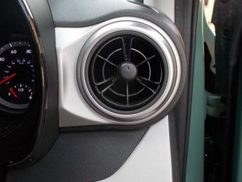 Hyundai i10 1.2 Premium Hatchback 5dr Petrol Auto Euro 6 (s/s) (84 ps)