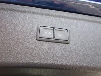 Audi Q5 2.0 TFSIe 50 S line SUV 5dr Petrol Plug-in Hybrid S Tronic quatt