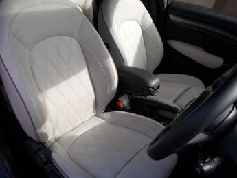 MINI Hatch 3-Door Hatch Cooper Exclusive (Premium Plus) 3/Dr Automatic