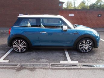MINI Hatch 3-Door Hatch Cooper Exclusive (Premium Plus) 3/Dr Automatic
