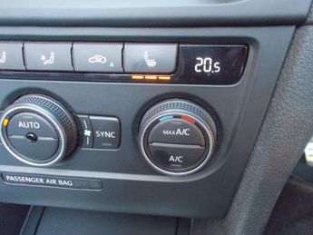 Volkswagen Golf 1.4 TSI GT Cabriolet 2dr Petrol DSG Euro 5 (160 ps)