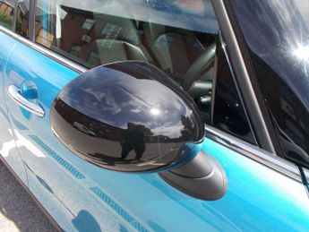 MINI Hatch 5-Door Hatch Cooper (Chili + More)