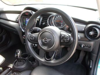 MINI Hatch 5-Door Hatch Cooper (Chili + More)
