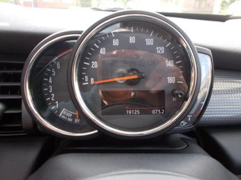 MINI Hatch 5-Door Hatch Cooper (Chili + More)