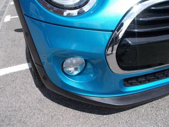 MINI Hatch 5-Door Hatch Cooper (Chili + More)