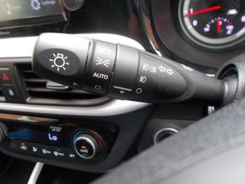 Hyundai i10 PREMIUM 1.2 84PS AMT MY23