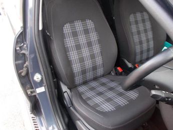 Hyundai i10 PREMIUM 1.2 84PS AMT +NAV MY24