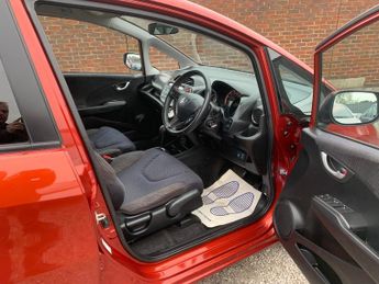 Honda Jazz I-VTEC ES PLUS