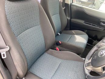 Toyota Yaris VVT-I TR