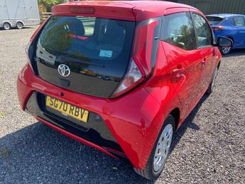 Toyota Aygo VVT-I X-Play X-Shift TSS