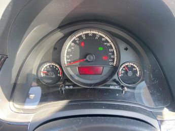 Volkswagen Up Move up