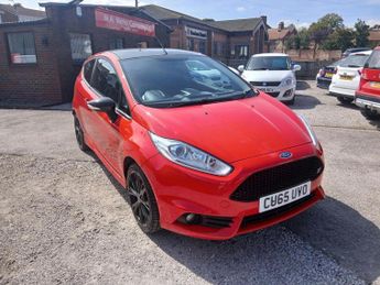 Ford Fiesta Zetec S Red Edition ** low road tax **