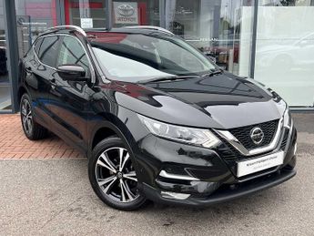 Nissan Qashqai 1.3 DIG-T (160ps) N-Connecta [Glass Roof]