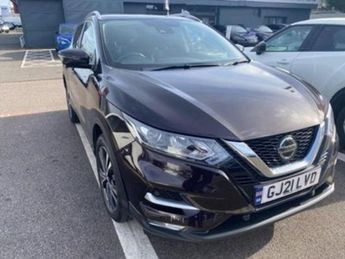 Nissan Qashqai 1.3 DIG-T (160ps) N-Connecta with Glass Roof