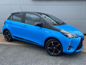 Toyota Yaris 1.5 VVT-h Cyan Bi-Tone E-CVT Euro 6 (s/s) 5dr