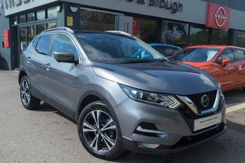 Nissan Qashqai 1.3 DIG-T (160ps) N-Connecta with Glass Roof