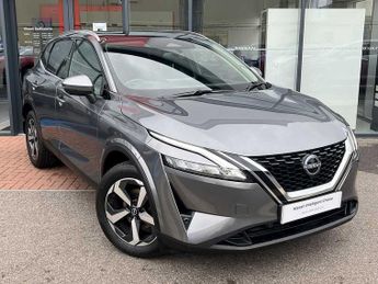 Nissan Qashqai 1.3 DIG-T (140ps) N-Connecta [Glass Roof]