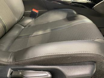 Peugeot 208 50kWh (136PS) EV Automatic GT 5dr.