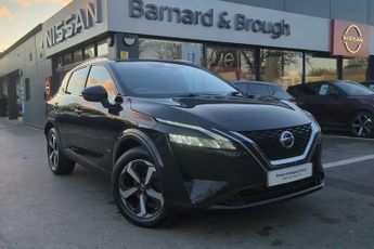 Nissan Qashqai 1.3 DIG-T (140ps) N-Connecta with Glass Roof