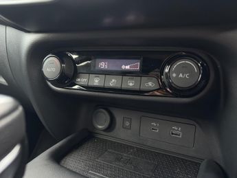 Nissan Juke 1.6 Hybrid N-Connecta 5dr Auto