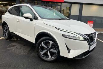 Nissan Qashqai 1.3 DIG-T (160ps) N-Connecta Glass Roof