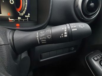 Nissan Juke 1.6 Hybrid N-Connecta 5dr Auto