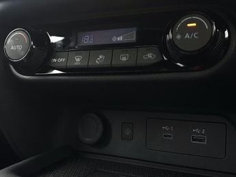 Nissan Juke 1.6 Hybrid N-Connecta 5dr Auto