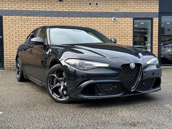 Alfa Romeo Giulia 2.9 V6 BiTurbo Quadrifoglio 4dr Auto [ACC]