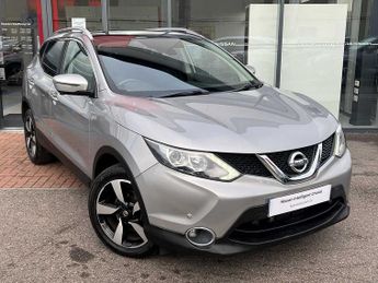 Nissan Qashqai 1.2 DIG-T N-Connecta [Glass Roof]