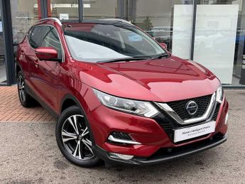 Nissan Qashqai 1.3 DIG-T (160ps) N-Connecta [Glass Roof]