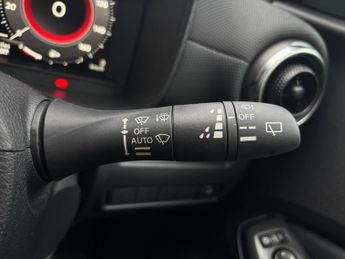 Nissan Juke 1.6 Hybrid N-Connecta 5dr Auto