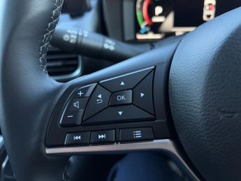 Nissan Juke 1.6 Hybrid N-Connecta 5dr Auto