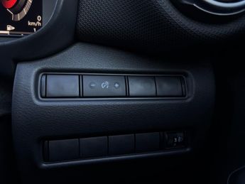 Nissan Juke 1.6 Hybrid N-Connecta 5dr Auto