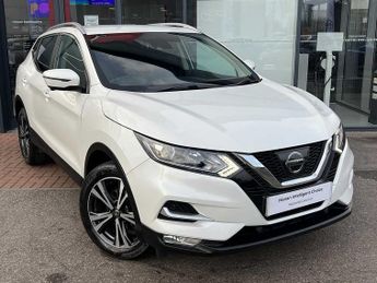 Nissan Qashqai 1.2 DIG-T N-Connecta [Glass Roof]