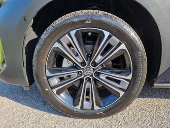 Toyota Bz4x 71.4 kWh Vision Auto AWD 5dr (11kW OBC)