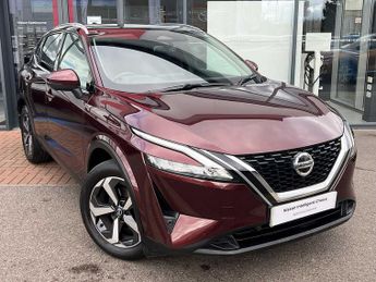 Nissan Qashqai 1.3 DIG-T (160ps) N-Connecta [Glass Roof]